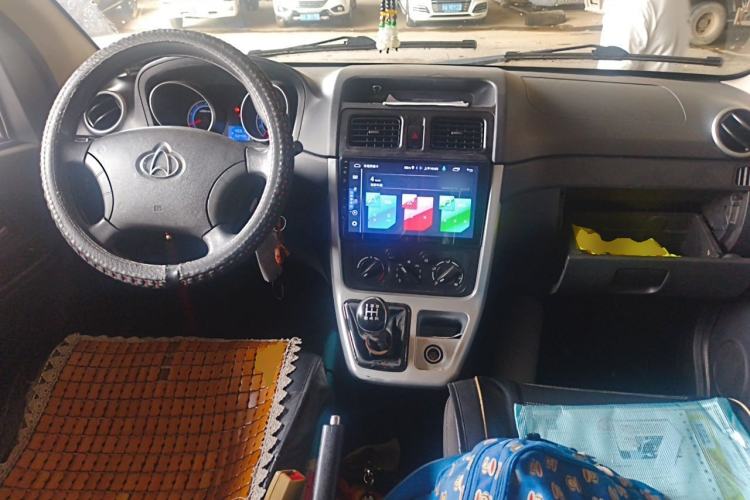 Used CHANGAN KAICHENG Ruixing M90 2018 2.0L Comfort Version Flat-Top Bi-Door 6-Seater 4G94S Center Console