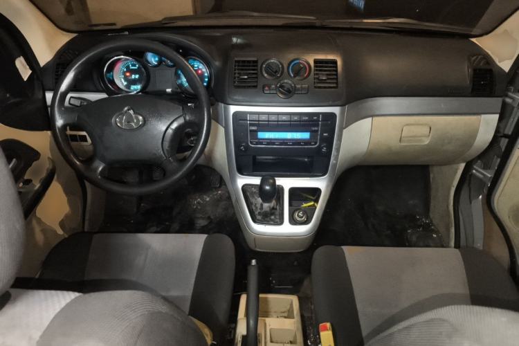 Used CHANGAN KAICHENG Ruixing M90 2018 2.0L Comfort-Grade High-Roof Dual-Slide Door 6-Seater 4G94S Center Console
