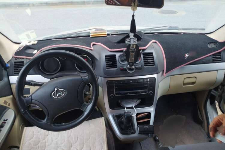 Used CHANGAN KAICHENG Ruixing M90 2018 2.0L Comfort-Grade High-Roof Dual-Slide Door 6-Seater 4G94S Center Console