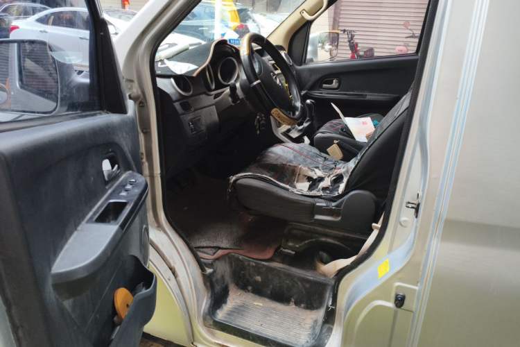 Used CHANGAN KAICHENG Ruixing M90 2018 2.0L Comfort Version Flat-Top Bi-Door 6-Seater 4G94S Driver Seat