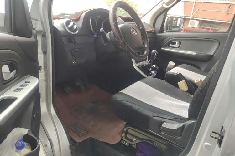 Used CHANGAN KAICHENG Ruixing M90 2018 2.0L Value-Added CNG Flat-Roof Hatchback with 6 Seats Model 4G94S Driver Seat