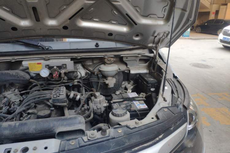 Used CHANGAN KAICHENG Ruixing M90 2018 2.0L Comfort Trim CNG Flat-Top Hatchback with 6 Seats – 4G94S Engine Bay Left