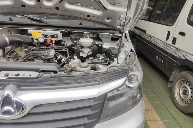 Used CHANGAN KAICHENG Ruixing M90 2018 2.0L Value-Added CNG Flat-Roof Hatchback with 6 Seats Model 4G94S Engine Bay Left