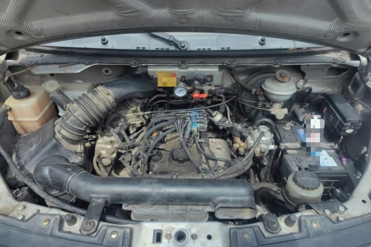 Used CHANGAN KAICHENG Ruixing M90 2018 2.0L Comfort Trim CNG Flat-Top Hatchback with 6 Seats – 4G94S Engine Bay