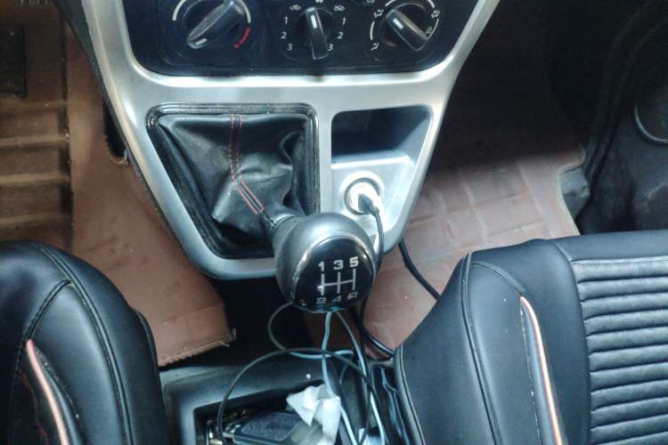 Used CHANGAN KAICHENG Ruixing M90 2018 2.0L Comfort Trim CNG Flat-Top Hatchback with 6 Seats – 4G94S Gear Lever