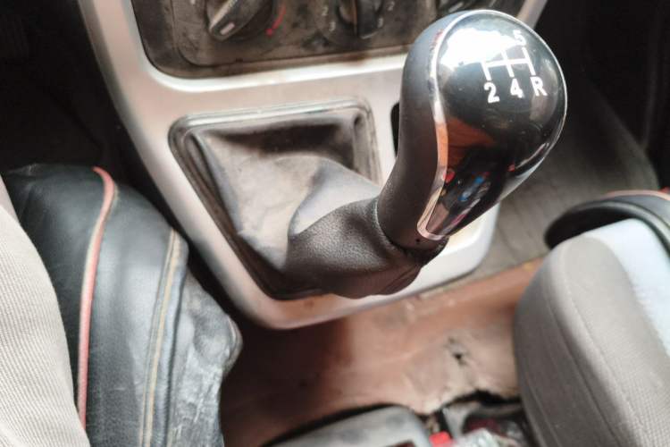 Used CHANGAN KAICHENG Ruixing M90 2018 2.0L Comfort Version Flat-Top Bi-Door 6-Seater 4G94S Gear Lever