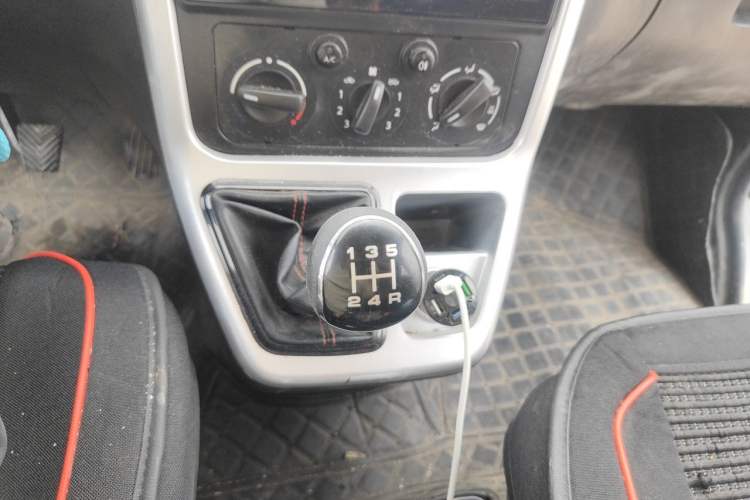 Used CHANGAN KAICHENG Ruixing M90 2018 2.0L Value-Added Flat-Top Liftback 6-Seater 4G94S Gear Lever