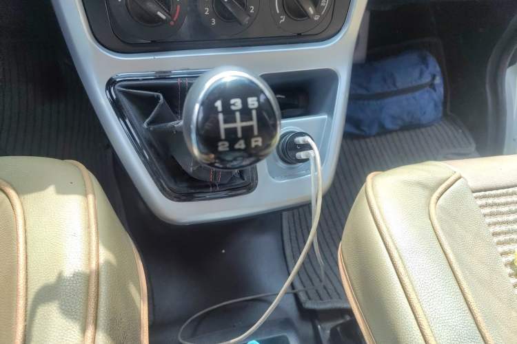 Used CHANGAN KAICHENG Ruixing M90 2018 2.0L Comfort Trim CNG Flat-Top Hatchback with 6 Seats – 4G94S Gear Lever