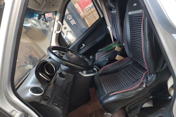 Used CHANGAN KAICHENG Ruixing M90 2018 2.0L Comfort Trim CNG Flat-Top Hatchback with 6 Seats – 4G94S Left Front Seat