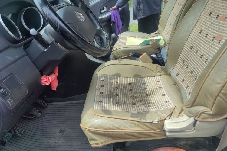 Used CHANGAN KAICHENG Ruixing M90 2018 2.0L Comfort Trim CNG Flat-Top Hatchback with 6 Seats – 4G94S Left Front Seat