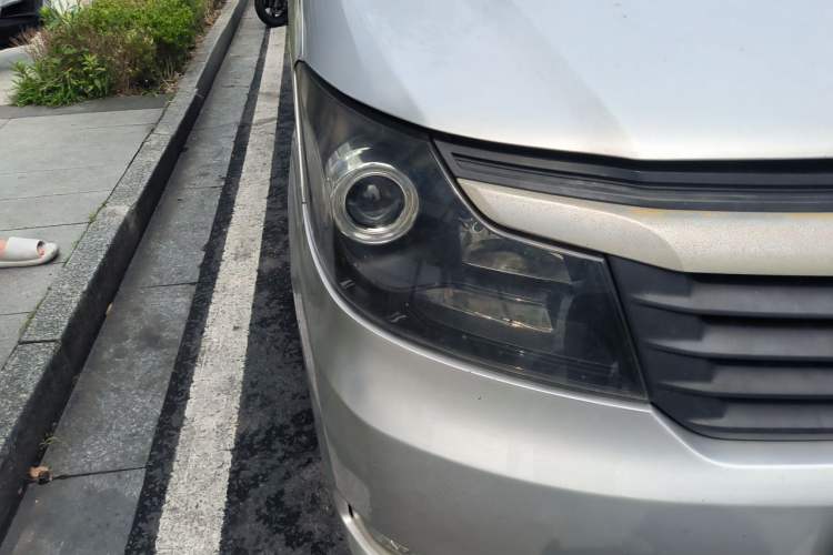 Used CHANGAN KAICHENG Ruixing M90 2018 2.0L Value-Added Flat-Top Liftback 6-Seater 4G94S Right Front Headlight