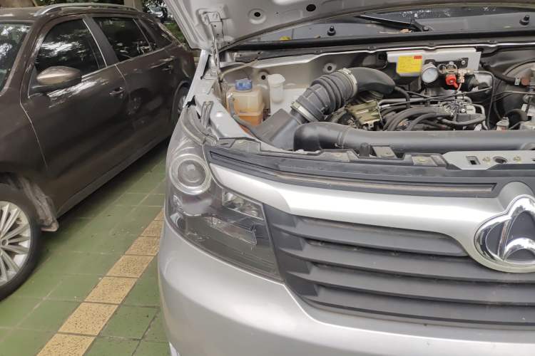 Used CHANGAN KAICHENG Ruixing M90 2018 2.0L Value-Added CNG Flat-Roof Hatchback with 6 Seats Model 4G94S Right Front Headlight