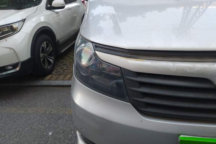 Used CHANGAN KAICHENG Ruixing M90 2018 2.0L Comfort-Grade High-Roof Dual-Slide Door 6-Seater 4G94S Right Front Headlight