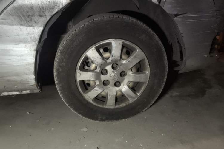 Used CHANGAN KAICHENG Ruixing M90 2018 2.0L Comfort-Grade High-Roof Dual-Slide Door 6-Seater 4G94S Right Front Wheel Hub