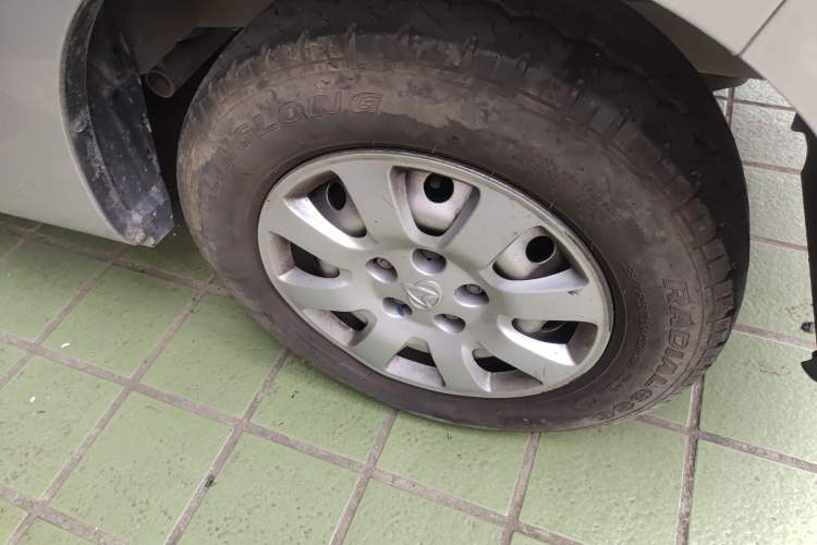 Used CHANGAN KAICHENG Ruixing M90 2018 2.0L Value-Added CNG Flat-Roof Hatchback with 6 Seats Model 4G94S Right Front Wheel Hub