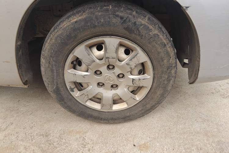 Used CHANGAN KAICHENG Ruixing M90  Right Front Wheel Hub
