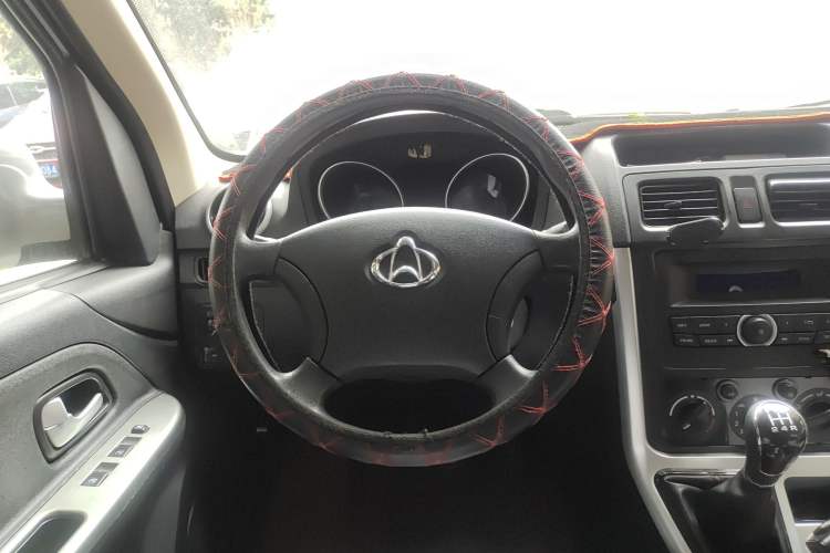 Used CHANGAN KAICHENG Ruixing M90 2018 2.0L Value-Added CNG Flat-Roof Hatchback with 6 Seats Model 4G94S Steering Wheel