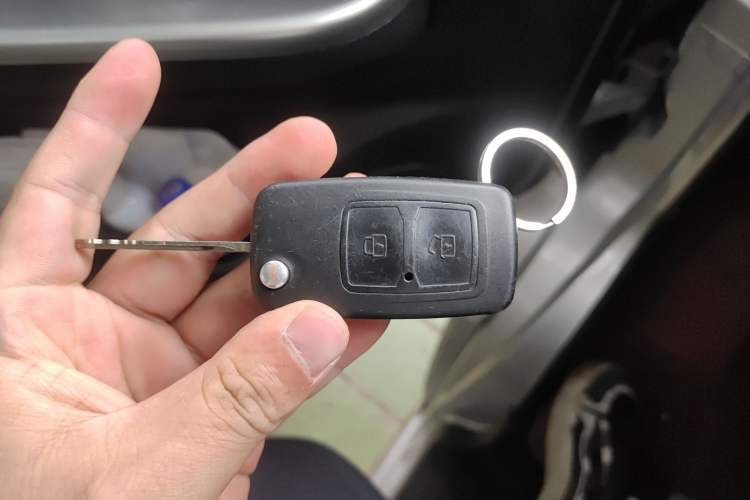Used CHANGAN KAICHENG Ruixing M90 2018 2.0L Value-Added CNG Flat-Roof Hatchback with 6 Seats Model 4G94S Vehicle Key