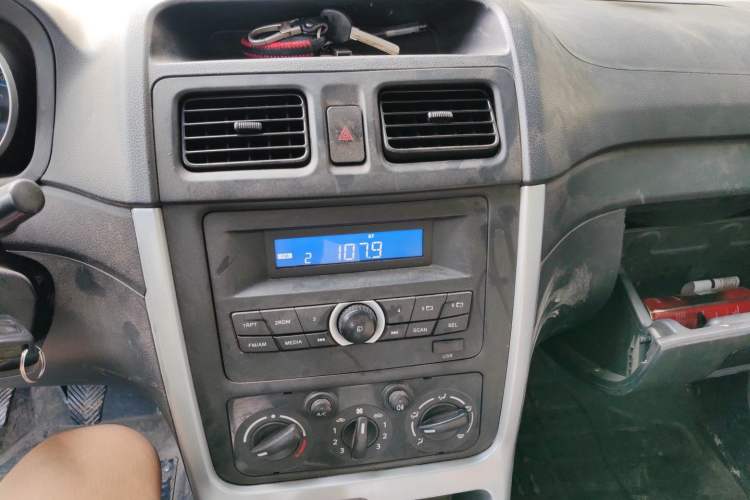 Used CHANGAN KAICHENG Ruixing M90 2021 2.0L Standard Version Flat-Top Liftgate 6-Seater LJ481Q6 Audio And AC Panel
