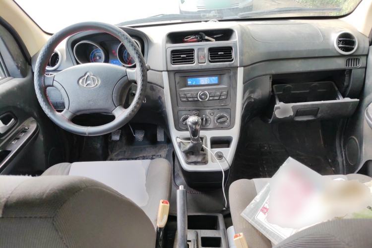 Used CHANGAN KAICHENG Ruixing M90 2021 2.0L Standard Version Flat-Top Liftgate 6-Seater LJ481Q6 Center Console