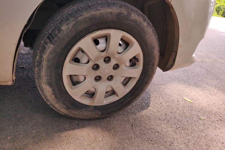 Used CHANGAN KAICHENG Ruixing M90 2021 2.0L Standard Version Flat-Top Liftgate 6-Seater LJ481Q6 Right Front Wheel Hub