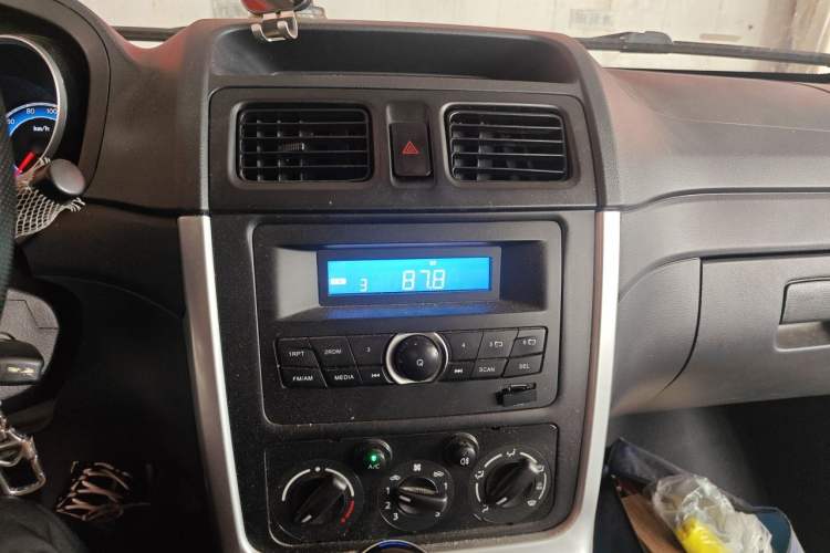 Used CHANGAN KAICHENG Ruixing M90 2021 2.0L Standard Version Flat-Top Liftgate 6-Seater LJ481Q6 Audio And AC Panel