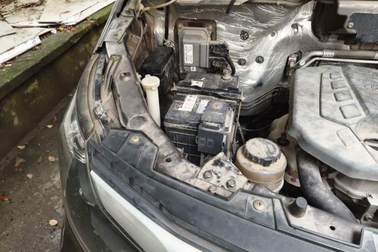 Used CHANGAN KAICHENG Ruixing M90 2021 2.0L Standard Version Flat-Top Liftgate 6-Seater LJ481Q6 Engine Bay Right