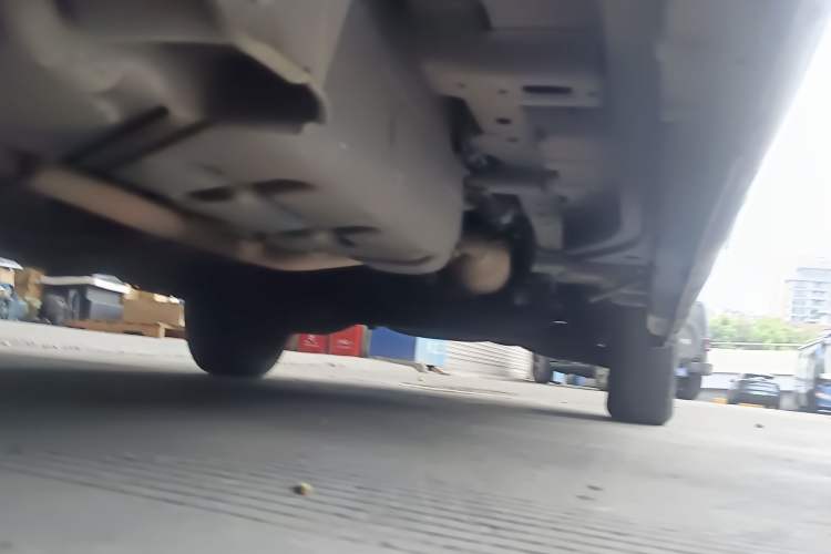 Used CHANGAN KAICHENG Ruixing M90 2021 2.0L Standard Version Flat-Top Liftgate 6-Seater LJ481Q6 Chassis Rear Right