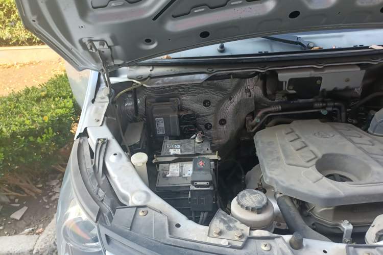 Used CHANGAN KAICHENG Ruixing M90 2021 2.0L Standard Version Flat-Top Liftgate 6-Seater LJ481Q6 Engine Bay Right