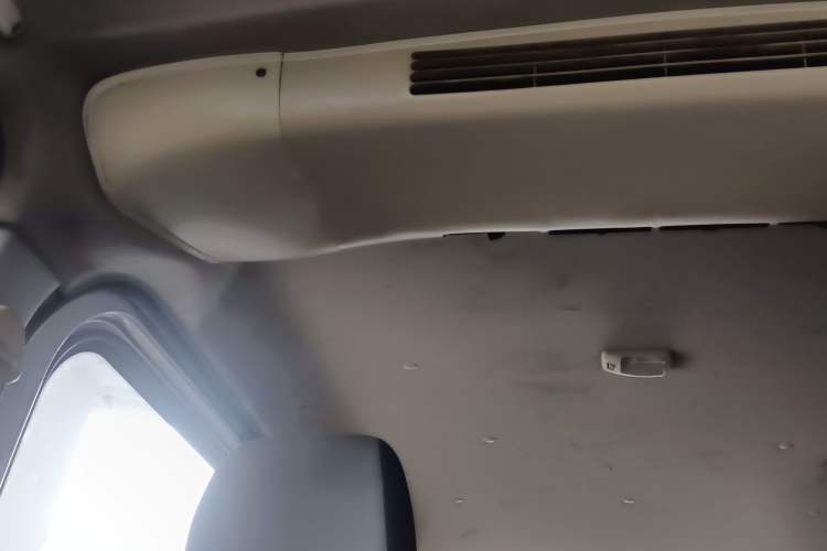 Used CHANGAN KAICHENG Ruixing M90 2021 2.0L Standard Version Flat-Top Liftgate 6-Seater LJ481Q6 Headliner