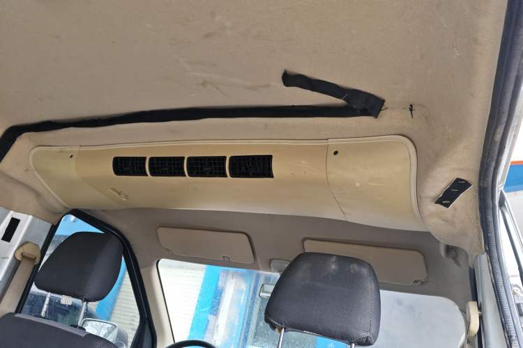 Used CHANGAN KAICHENG Ruixing M90 2021 2.0L Standard Version Flat-Top Liftgate 6-Seater LJ481Q6 Headliner