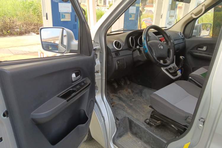 Used CHANGAN KAICHENG Ruixing M90 2021 2.0L Standard Version Flat-Top Liftgate 6-Seater LJ481Q6 Interior 3