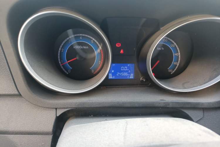Used CHANGAN KAICHENG Ruixing M90 2021 2.0L Standard Version Flat-Top Liftgate 6-Seater LJ481Q6 Odometer Close Up