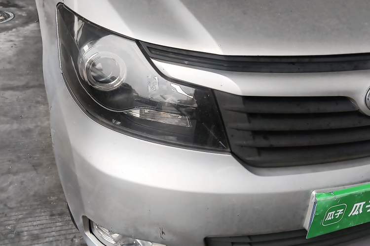 Used CHANGAN KAICHENG Ruixing M90 2021 2.0L Standard Version Flat-Top Liftgate 6-Seater LJ481Q6 Right Front Headlight