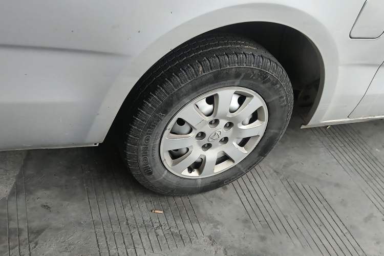 Used CHANGAN KAICHENG Ruixing M90 2021 2.0L Standard Version Flat-Top Liftgate 6-Seater LJ481Q6 Right Front Wheel Hub