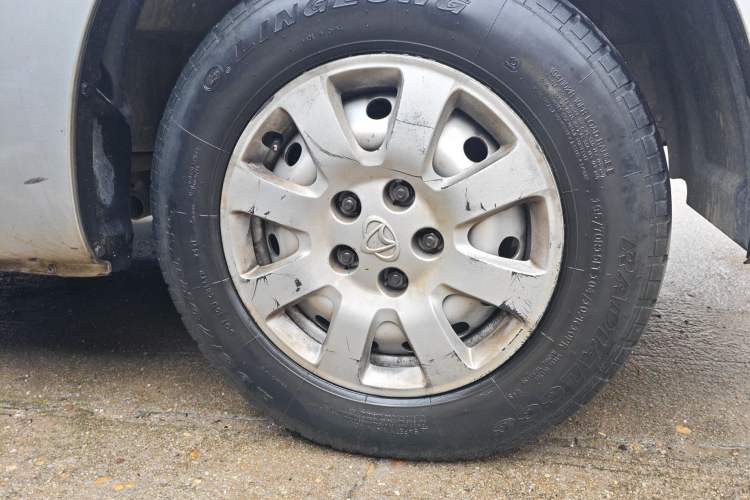 Used CHANGAN KAICHENG Ruixing M90 2021 2.0L Standard Version Flat-Top Liftgate 6-Seater LJ481Q6 Right Front Wheel Hub