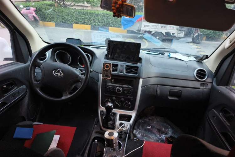 Used CHANGAN KAICHENG Ruixing M90 2021 2.0L Standard Version Flat-Top Liftgate 6-Seater LJ481Q6 Center Console