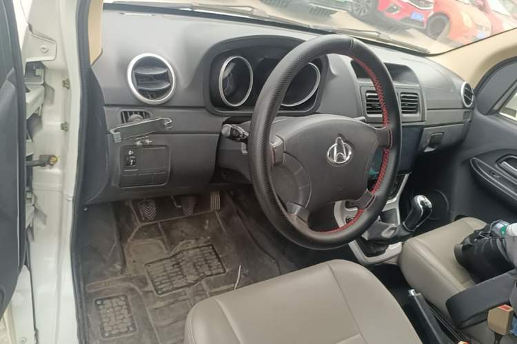 Used CHANGAN KAICHENG Ruixing M90 2021 2.0L Standard Version Flat-Top Liftgate 6-Seater LJ481Q6 Center Console