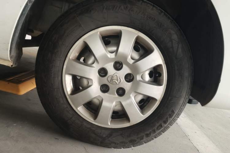 Used CHANGAN KAICHENG Ruixing M90  Right Front Wheel Hub