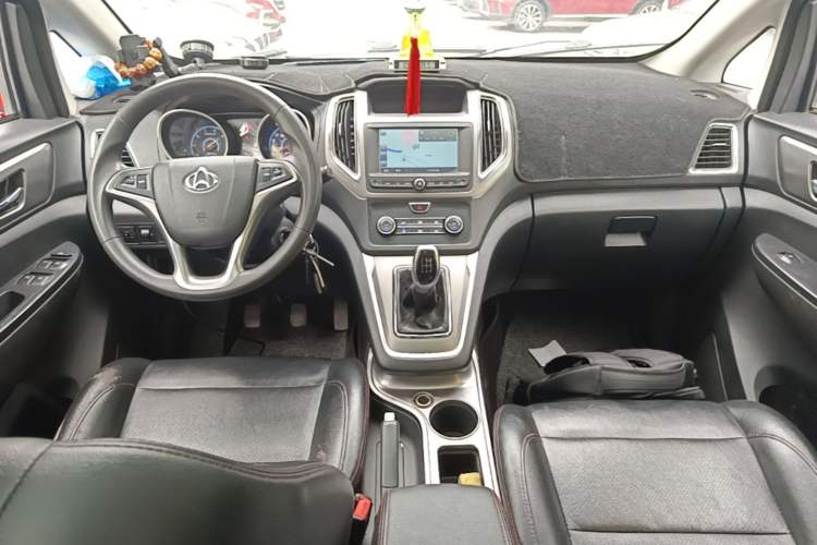Used CHANGAN KAICHENG Ruixing S50 2017 1.5L Manual Luxury Model China V Standard Center Console