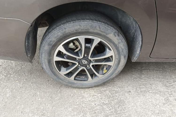 Used CHANGAN KAICHENG Ruixing S50 2017 1.5L Manual Luxury Model China V Standard Right Rear Wheel Hub
