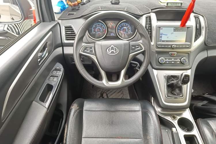 Used CHANGAN KAICHENG Ruixing S50 2017 1.5L Manual Luxury Model China V Standard Steering Wheel