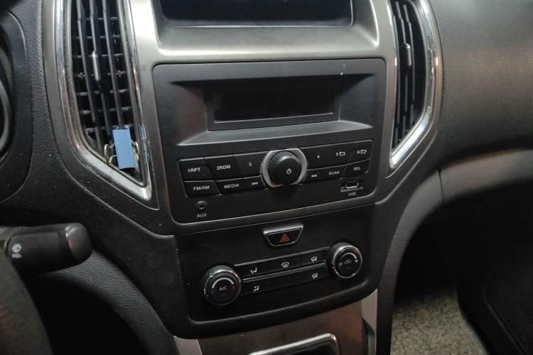 Used CHANGAN KAICHENG Ruixing S50 2017 S50V 1.5L Manual Logistics Version I China V Standard Audio And AC Panel