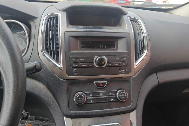 Used CHANGAN KAICHENG Ruixing S50 2017 1.5L Manual Comfort Model China V Standard Audio And AC Panel