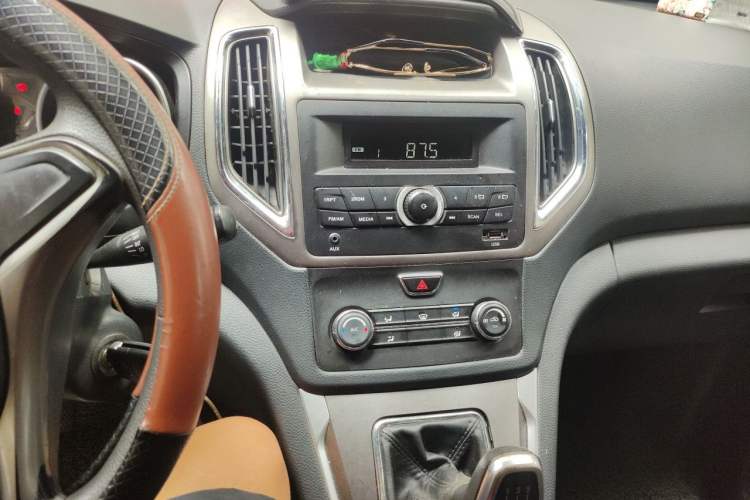 Used CHANGAN KAICHENG Ruixing S50 2017 1.5L Manual Comfort Model China V Standard Audio And AC Panel