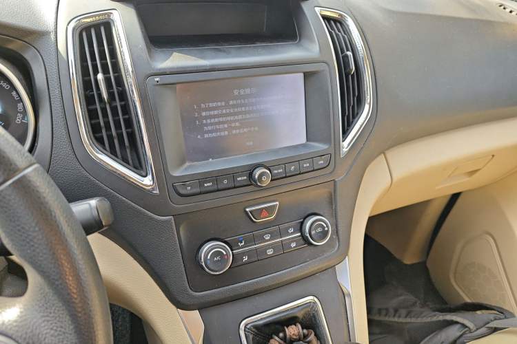 Used CHANGAN KAICHENG Ruixing S50 2017 1.5L Manual Luxury Model China V Standard Audio And AC Panel