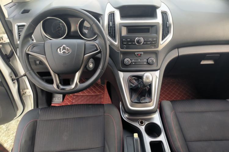 Used CHANGAN KAICHENG Ruixing S50 2017 1.5T Manual Comfort Model 6MT China V Standard Center Console