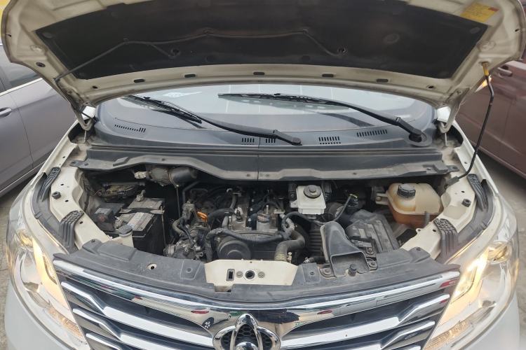 Used CHANGAN KAICHENG Ruixing S50 2017 1.5T Manual Comfort Model 6MT China V Standard Engine Bay