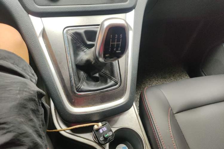 Used CHANGAN KAICHENG Ruixing S50 2017 1.5L Manual Comfort Model China V Standard Gear Lever