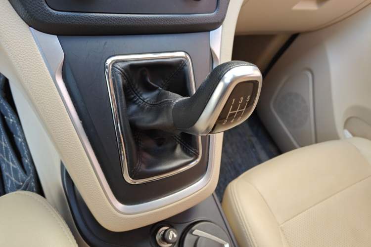 Used CHANGAN KAICHENG Ruixing S50 2017 1.5L Manual Flagship Model China V Standard Gear Lever